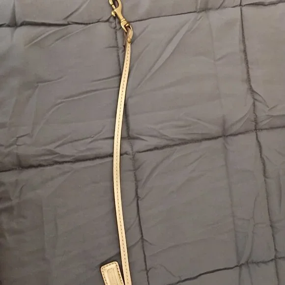 Coach Wristlet in Gold Signature trimmed with Gold Leather and Studs - Picture 7 of 8